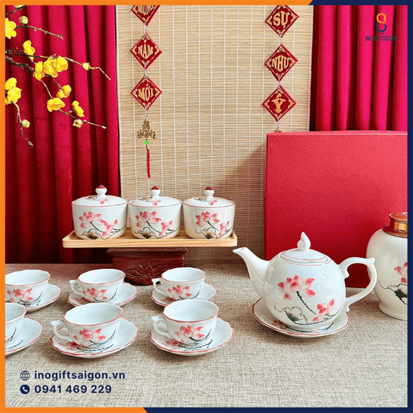Combo quà tặng Tết sáng tạo: Quà tặng gốm sứ cao cấp